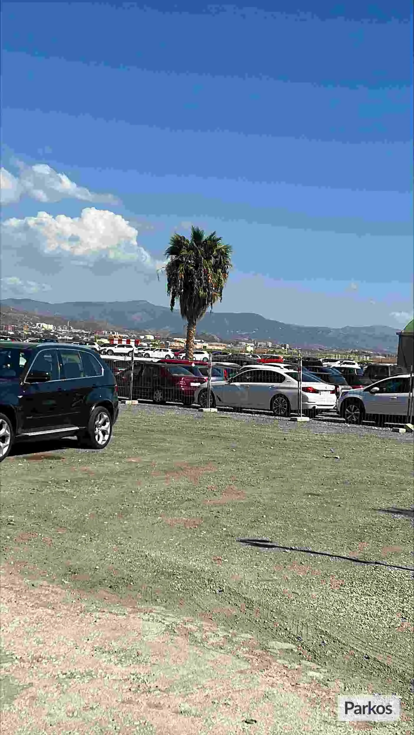 NisoPark - Parking Aeropuerto Málaga-Costa Del Sol - picture 1